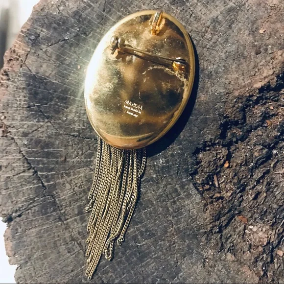 vintage deco art nouveau pendant pin shell Marena